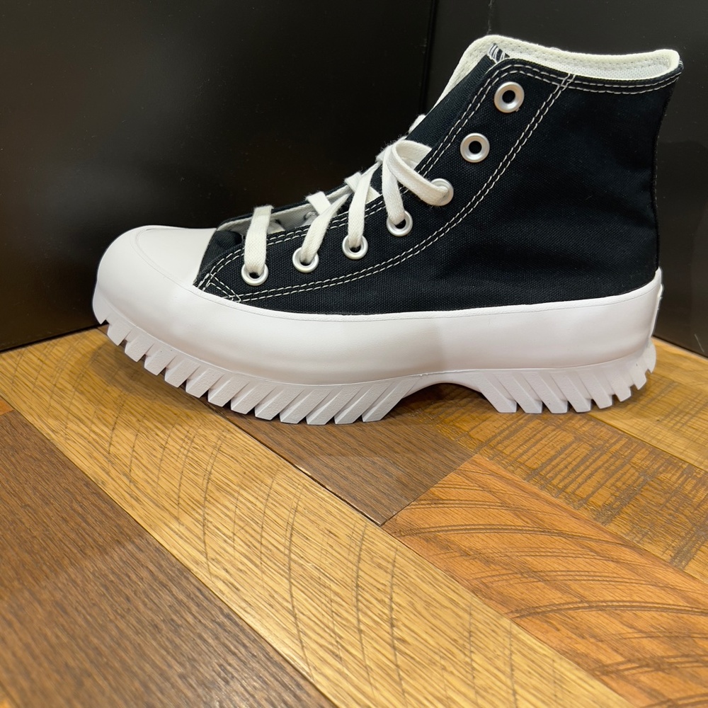 CONVERSE Chuck Taylor All Star Lugged Canvas 2.0 Black High-Top Sneakers - Picture 2 of 4